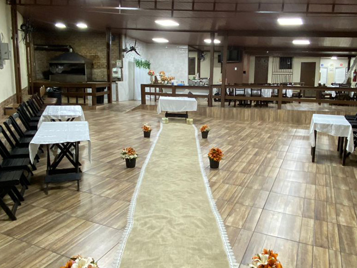 Salão para 120 pessoas